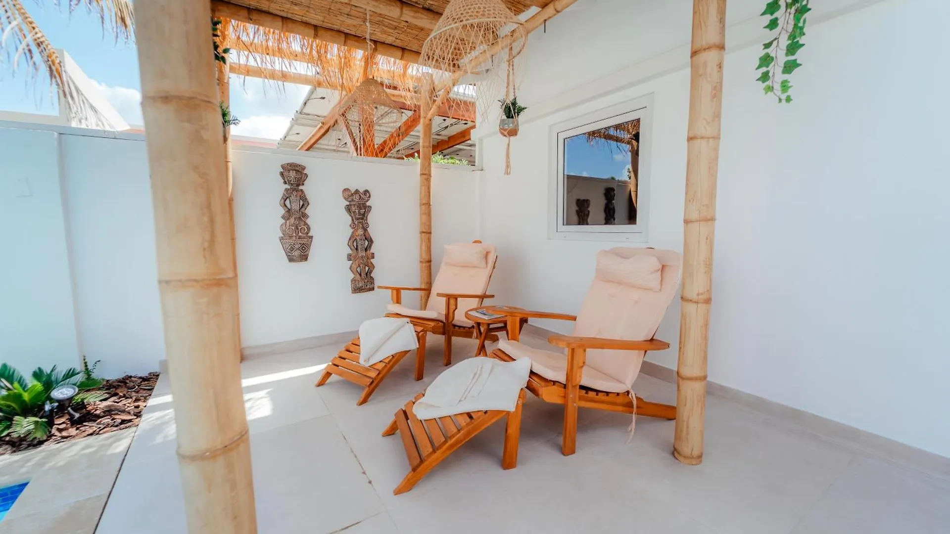 Bohemian Palapa Suite, Private Pool , 5 Minute Walk Of The Beach Palm Beach 0*,  Aruba
