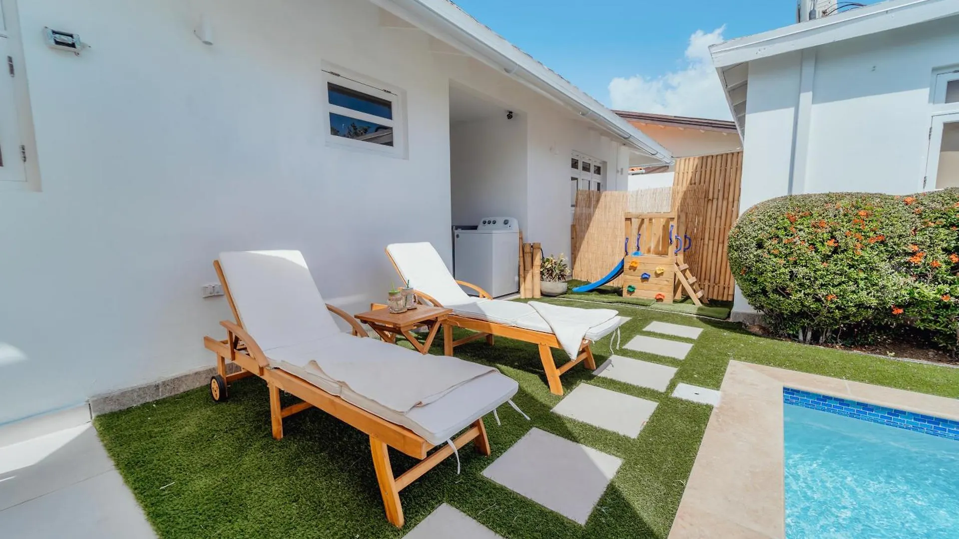 Bohemian Palapa Suite, Private Pool , 5 Minute Walk Of The Beach Palm Beach Casa vacanze