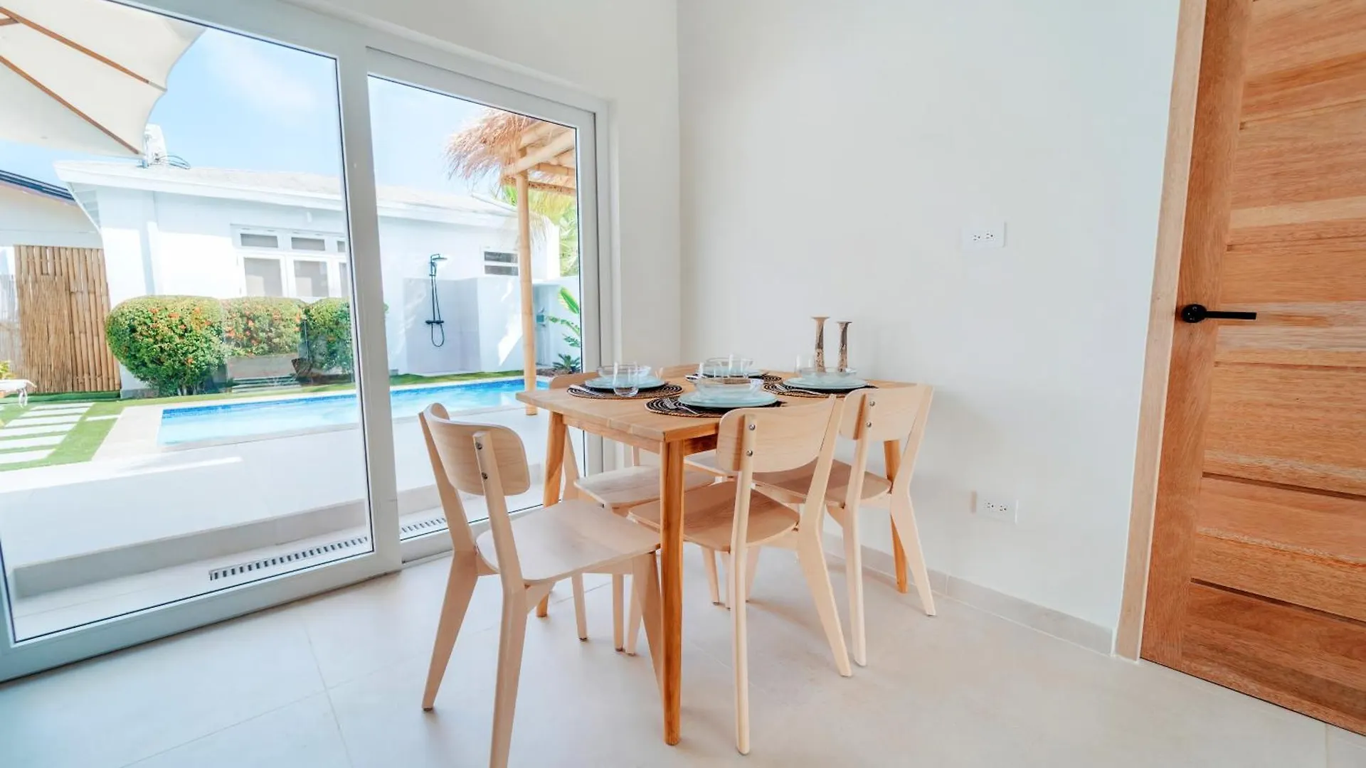 Bohemian Palapa Suite, Private Pool , 5 Minute Walk Of The Beach Palm Beach 0*,  Aruba