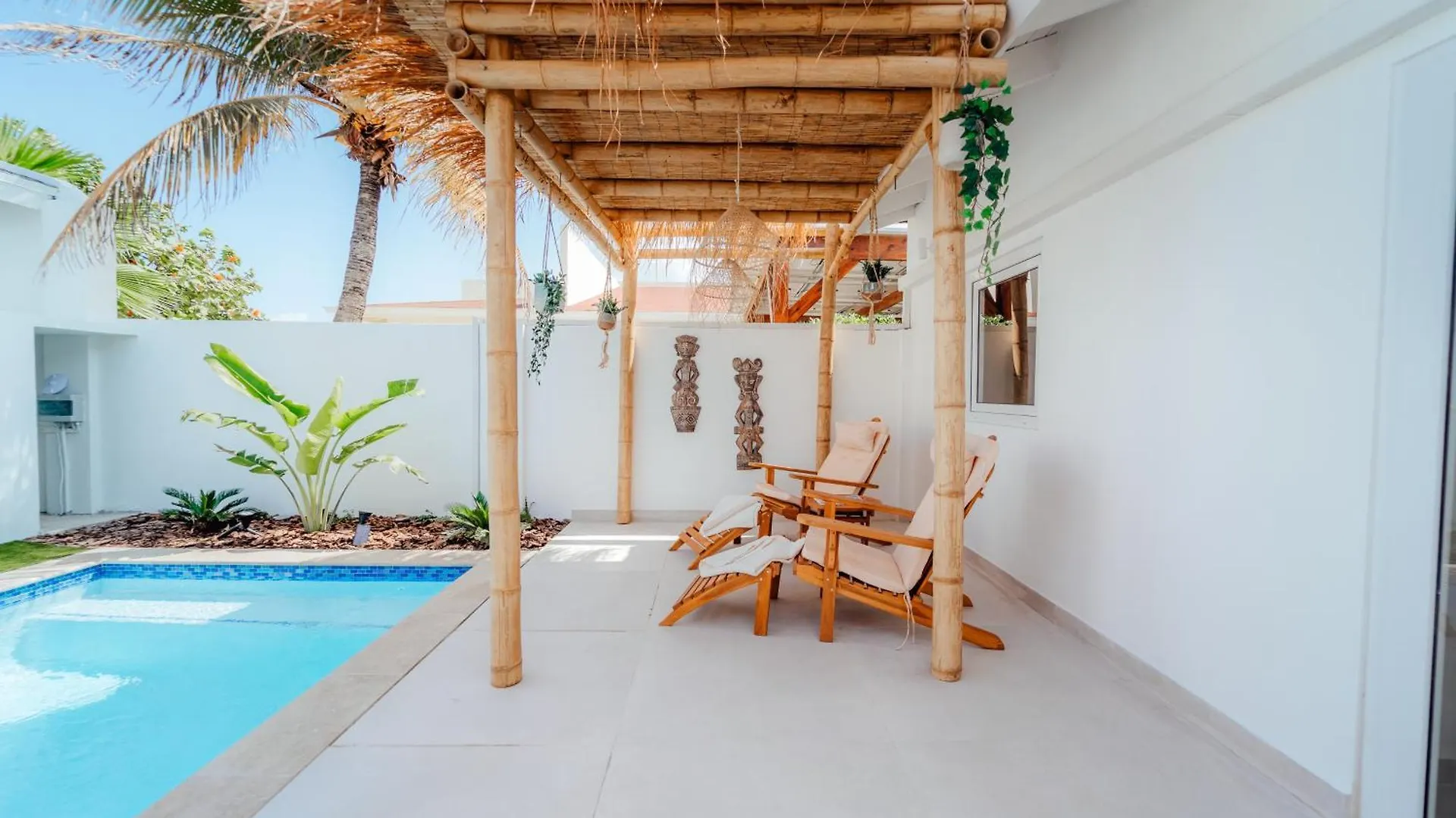 Bohemian Palapa Suite, Private Pool , 5 Minute Walk Of The Beach Palm Beach Casa vacanze