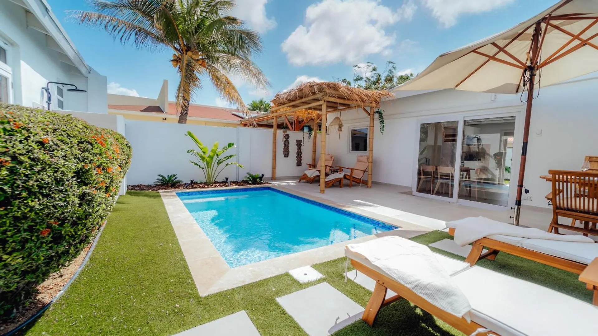 Bohemian Palapa Suite, Private Pool , 5 Minute Walk Of The Beach Palm Beach